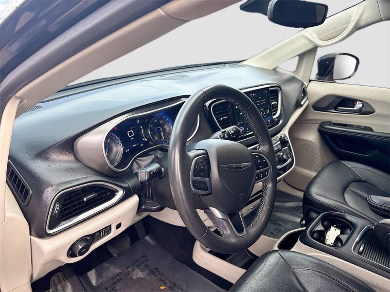 2022 Chrysler Pacifica Touring L