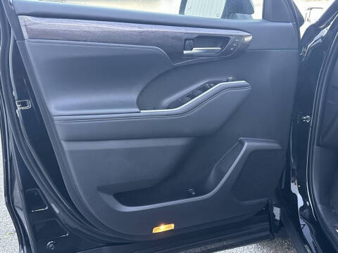 2026 Toyota Highlander Platinum