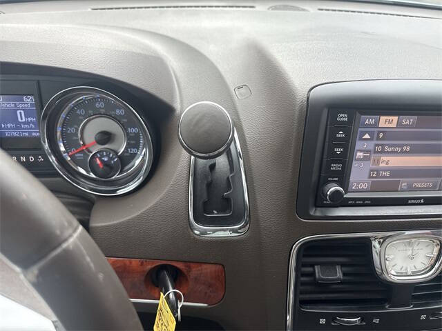 2013 Chrysler Town and Country Touring