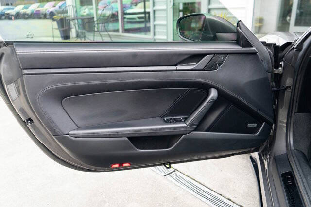 2022 Porsche 911 Carrera 4 GTS