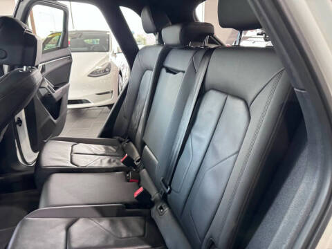 2021 Audi Q3 quattro Premium 40 TFSI