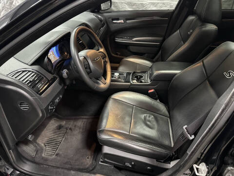 2023 Chrysler 300 S V8
