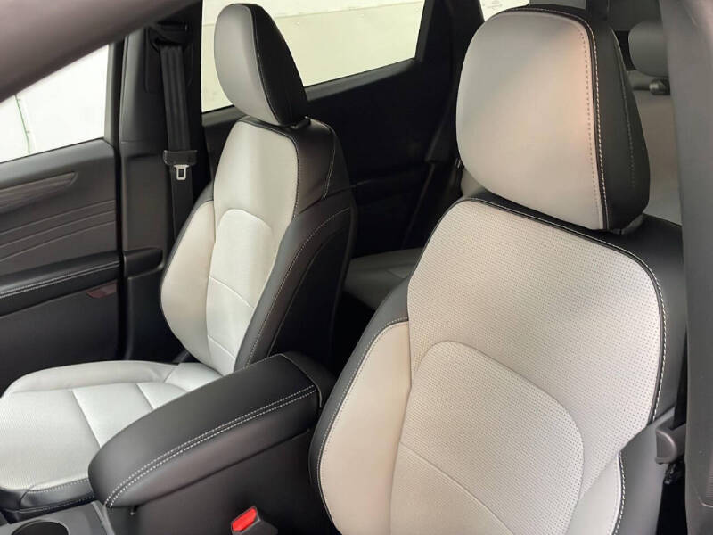 2026 Ford Escape Platinum