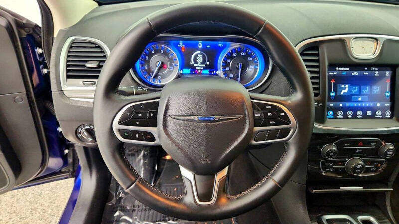 2017 Chrysler 300 Limited