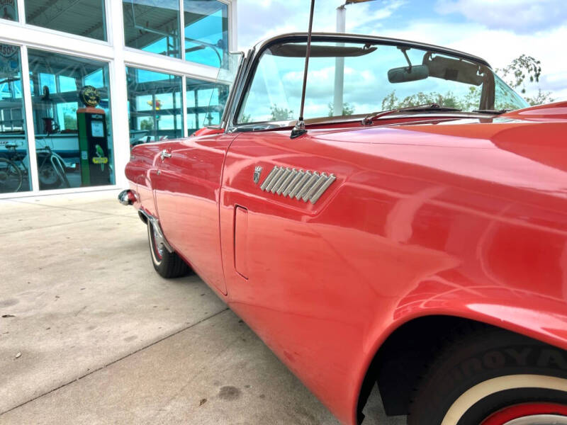 1956 Ford Thunderbird