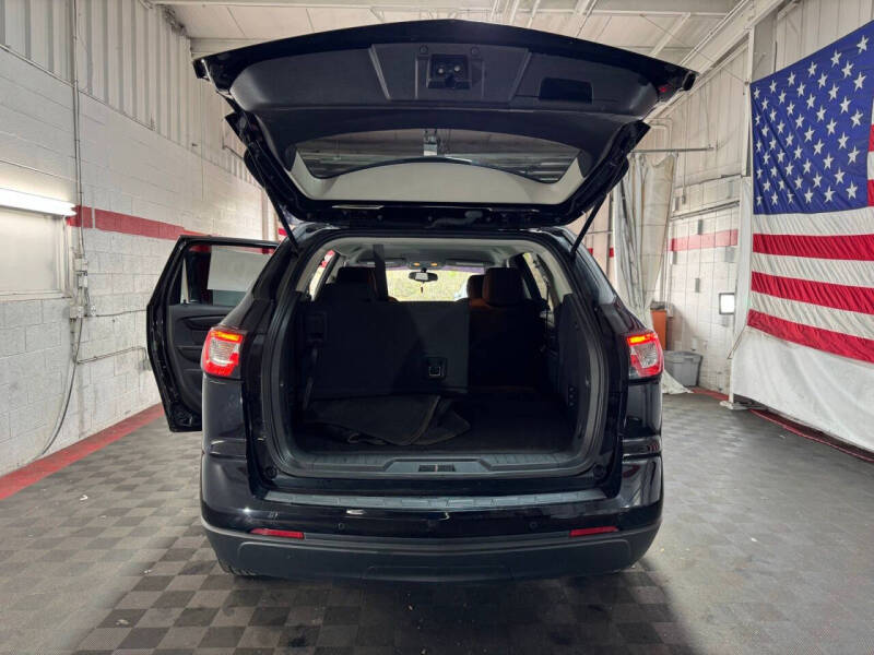 2017 Chevrolet Traverse LT