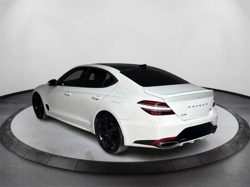 2022 Genesis G70