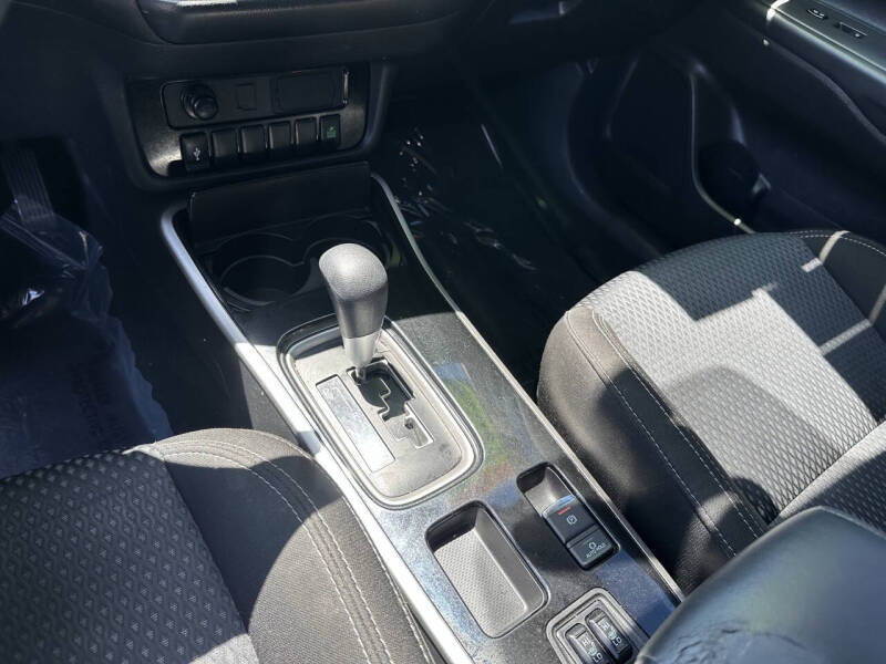 2020 Mitsubishi Outlander ES