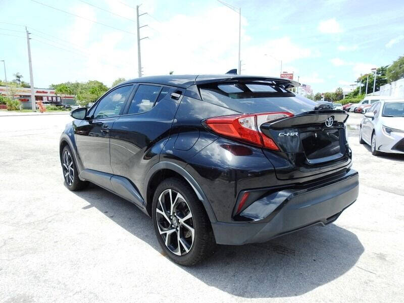 2018 Toyota C-HR  - $17,900