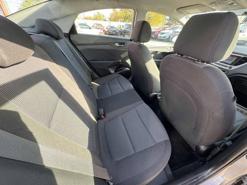 2022 Hyundai Accent SE