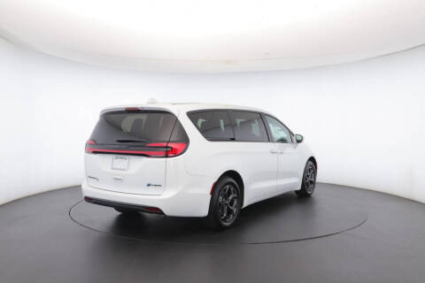 2022 Chrysler Pacifica Hybrid Touring L