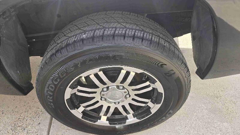 2006 Mitsubishi Raider XLS