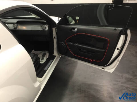 2005 Ford Mustang GT Deluxe