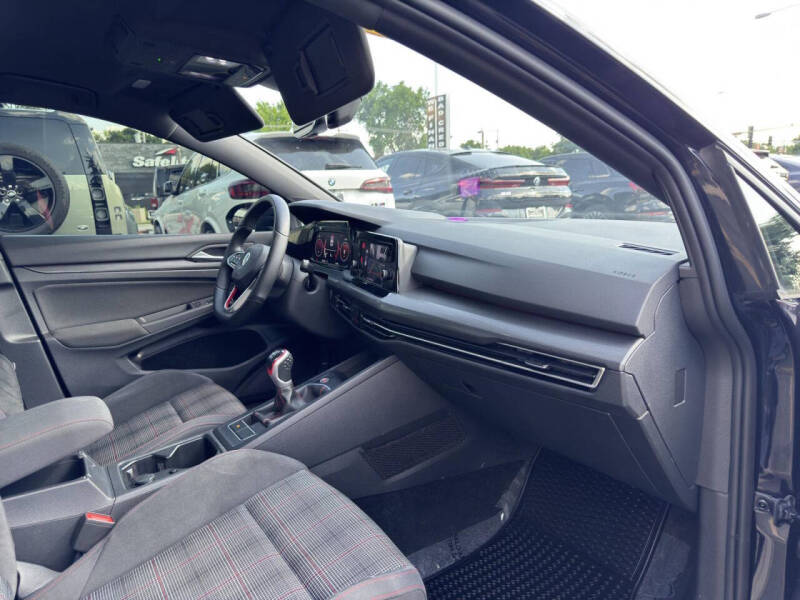 2022 Volkswagen Golf GTI S