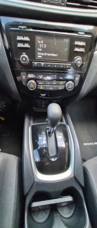 2016 Nissan Rogue SV