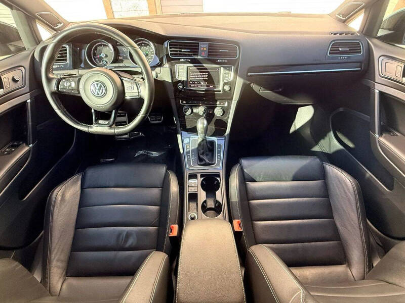 2017 Volkswagen Golf R 4Motion