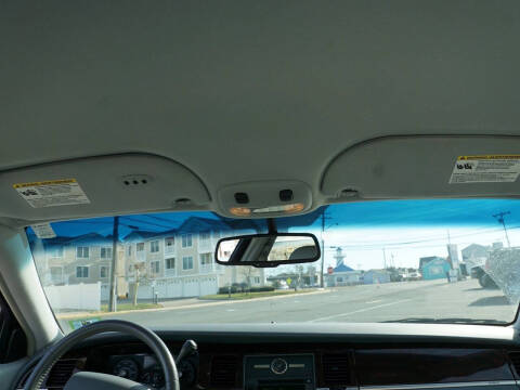 2006 Lincoln Town Car Signature