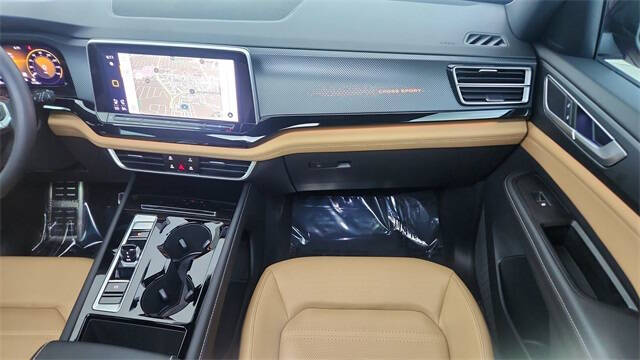 2025 Volkswagen Atlas Cross Sport SEL R-Line Black 4Motion