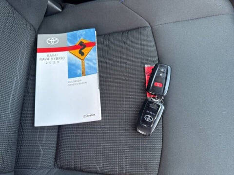 2023 Toyota RAV4 Hybrid SE