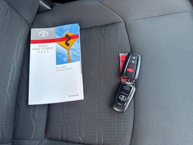 2023 Toyota RAV4 Hybrid SE