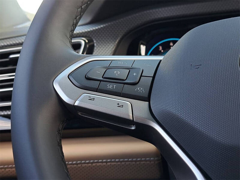 2026 Volkswagen Atlas Cross Sport SEL R-Line Black 4Motion