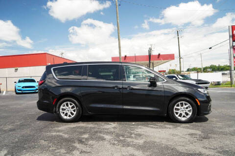 2023 Chrysler Pacifica Touring L