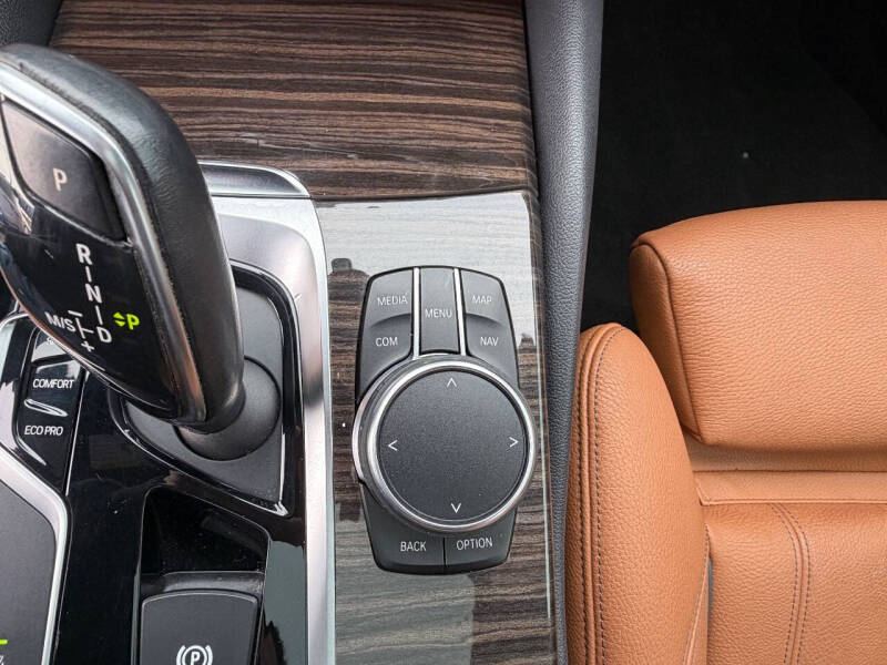 2018 BMW 5 Series 540i