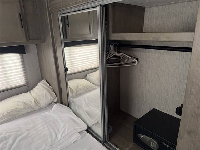 2021 Ford E-Series E-450 SD