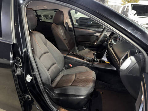 2018 Mazda MAZDA3 Sport