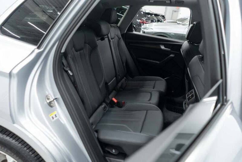 2024 Audi Q5 e quattro S line Premium 55 TFSI