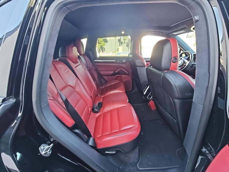 2017 Porsche Cayenne Turbo