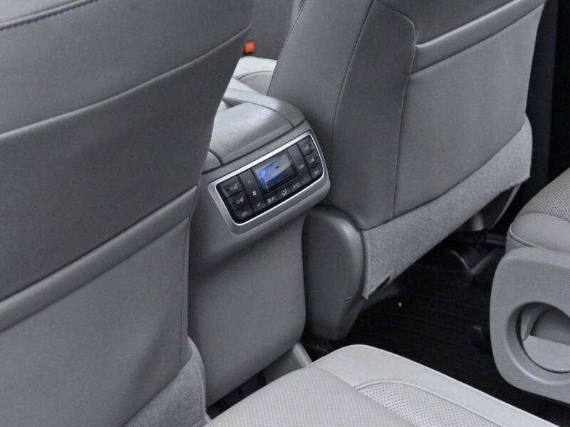 2016 Toyota Highlander Limited Platinum