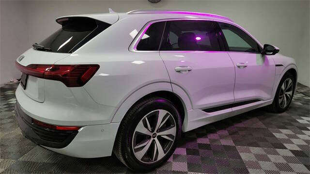 2024 Audi Q8 e-tron quattro Premium Plus