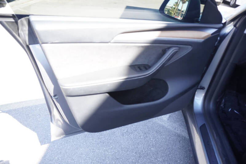 2024 Tesla Model Y Performance