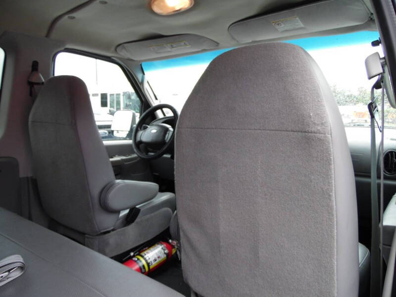 2006 Ford E-350