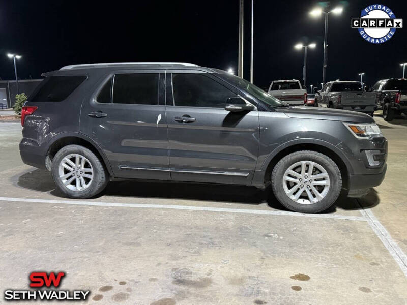 2017 Ford Explorer XLT photo 6