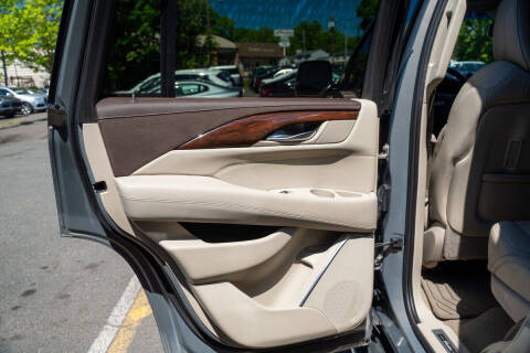 2017 Cadillac Escalade Luxury