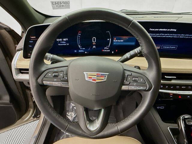 2024 Cadillac XT4 Premium Luxury