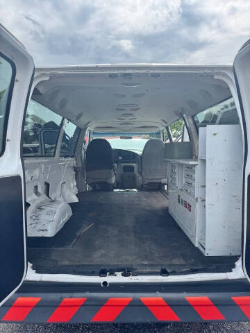 2004 Ford E-Series