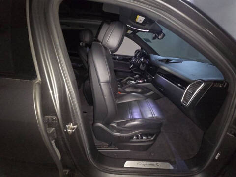 2019 Porsche Cayenne S