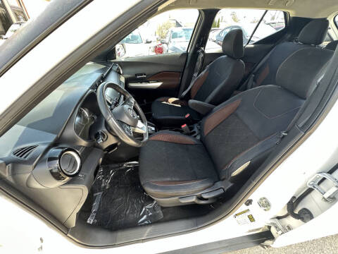 2019 Nissan Kicks SR