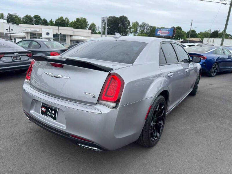 2018 Chrysler 300 S