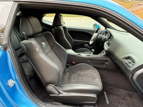 2016 Dodge Challenger 392 HEMI Scat Pack Shaker