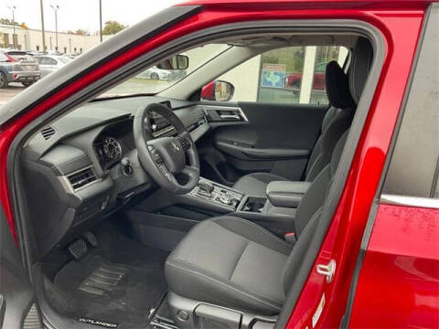 2022 Mitsubishi Outlander ES