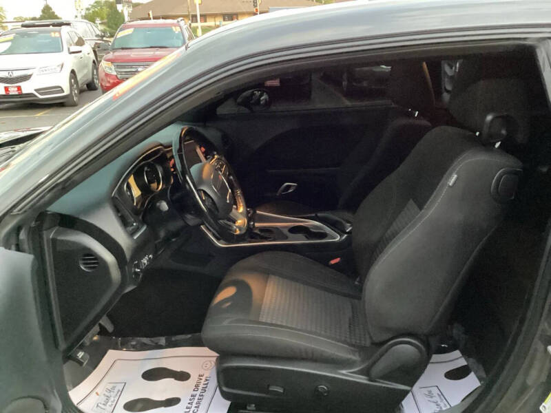 2021 Dodge Challenger SXT