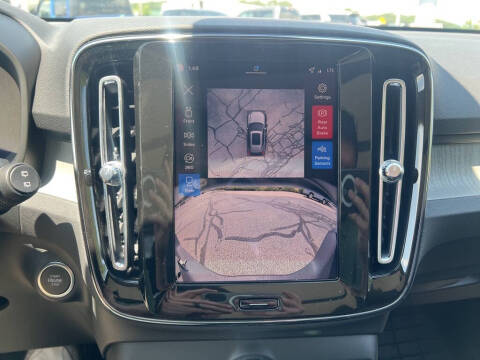 2026 Volvo XC40 B5 Plus