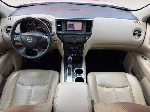 2016 Nissan Pathfinder SV