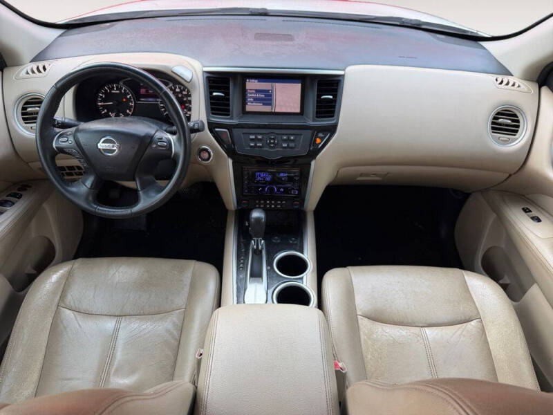 2016 Nissan Pathfinder SV