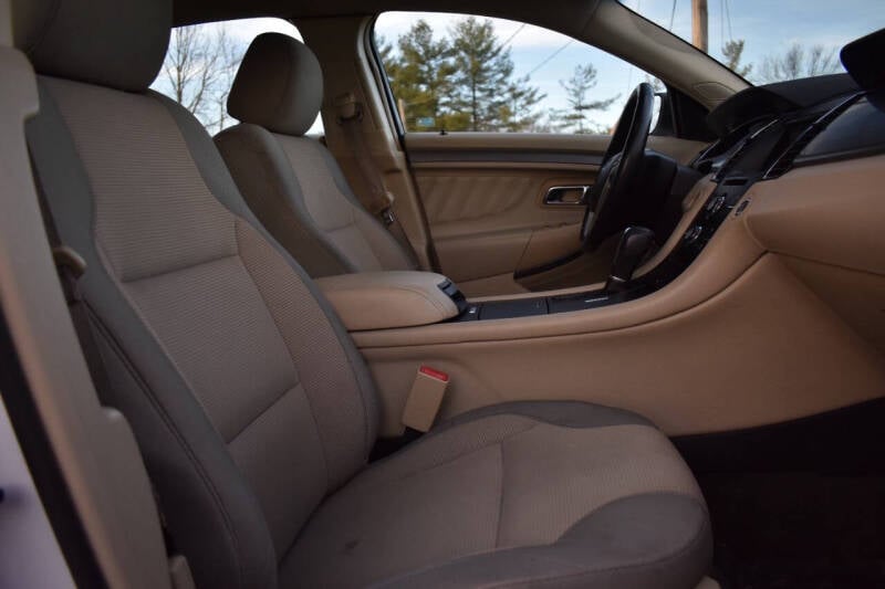 2014 Ford Taurus SEL photo 63