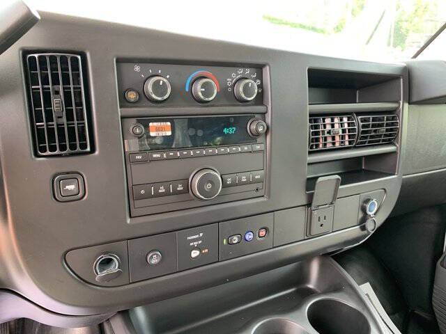 2025 Chevrolet Express 2500